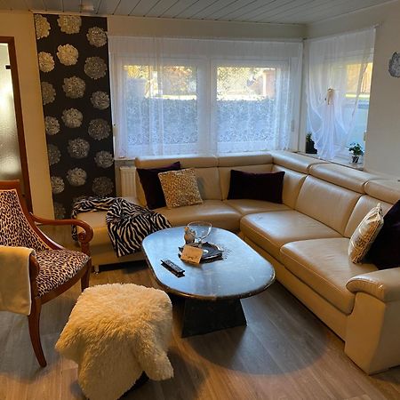 Grosse Helle Wohnung Am Wald In Bad Saarow Nahe Gruenheide Und Berlin Souterrain Buitenkant foto